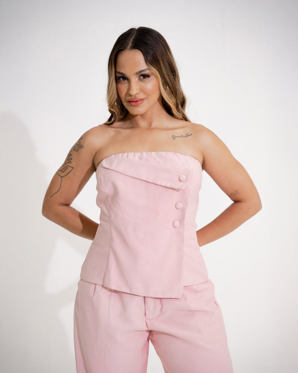 BLUSA TOMARA QUE CAIA COM BOTÕES