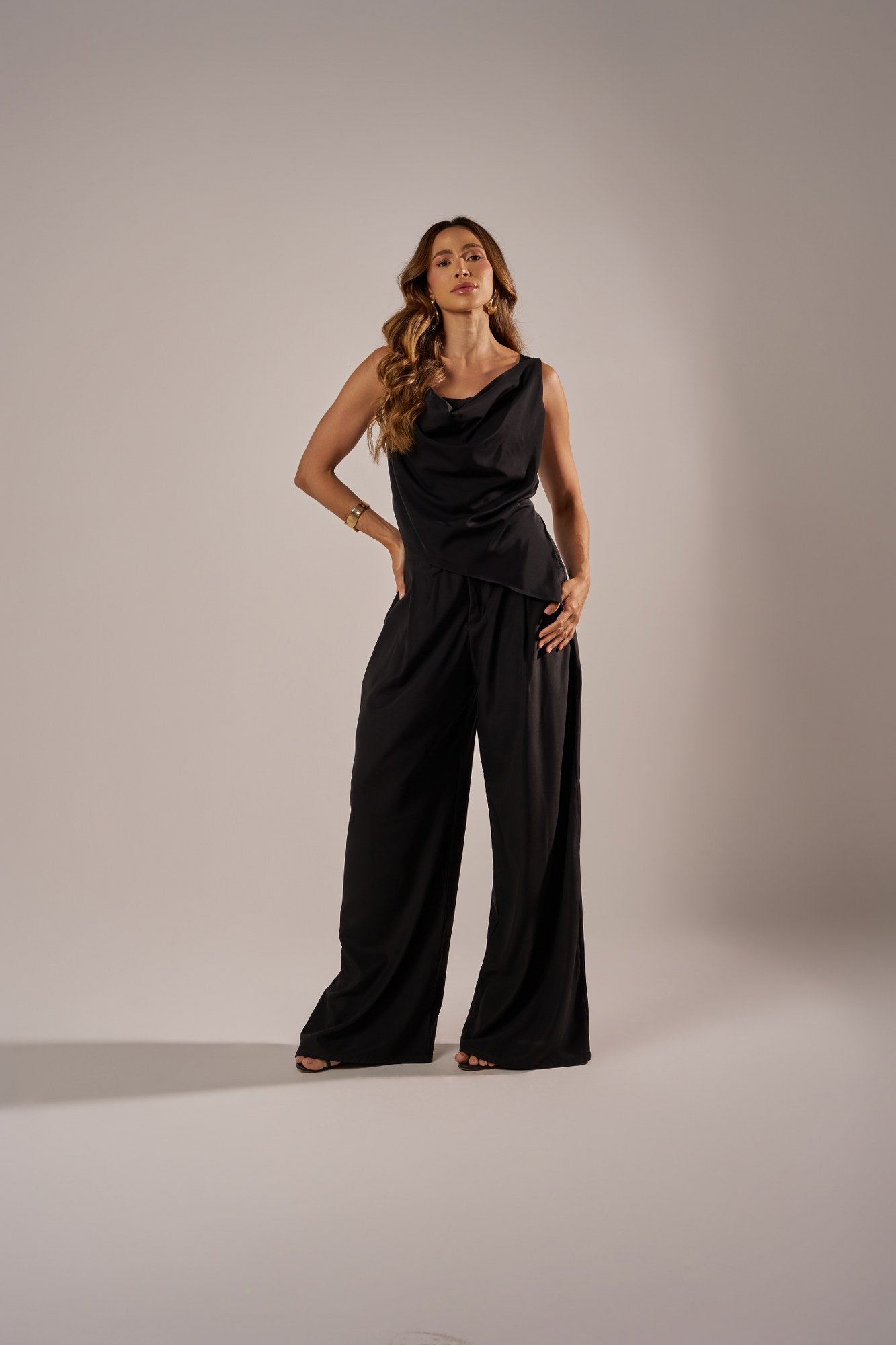 BLUSA ASSIMÉTRICA DEGAGÊ ALFAIATARIA LEVE