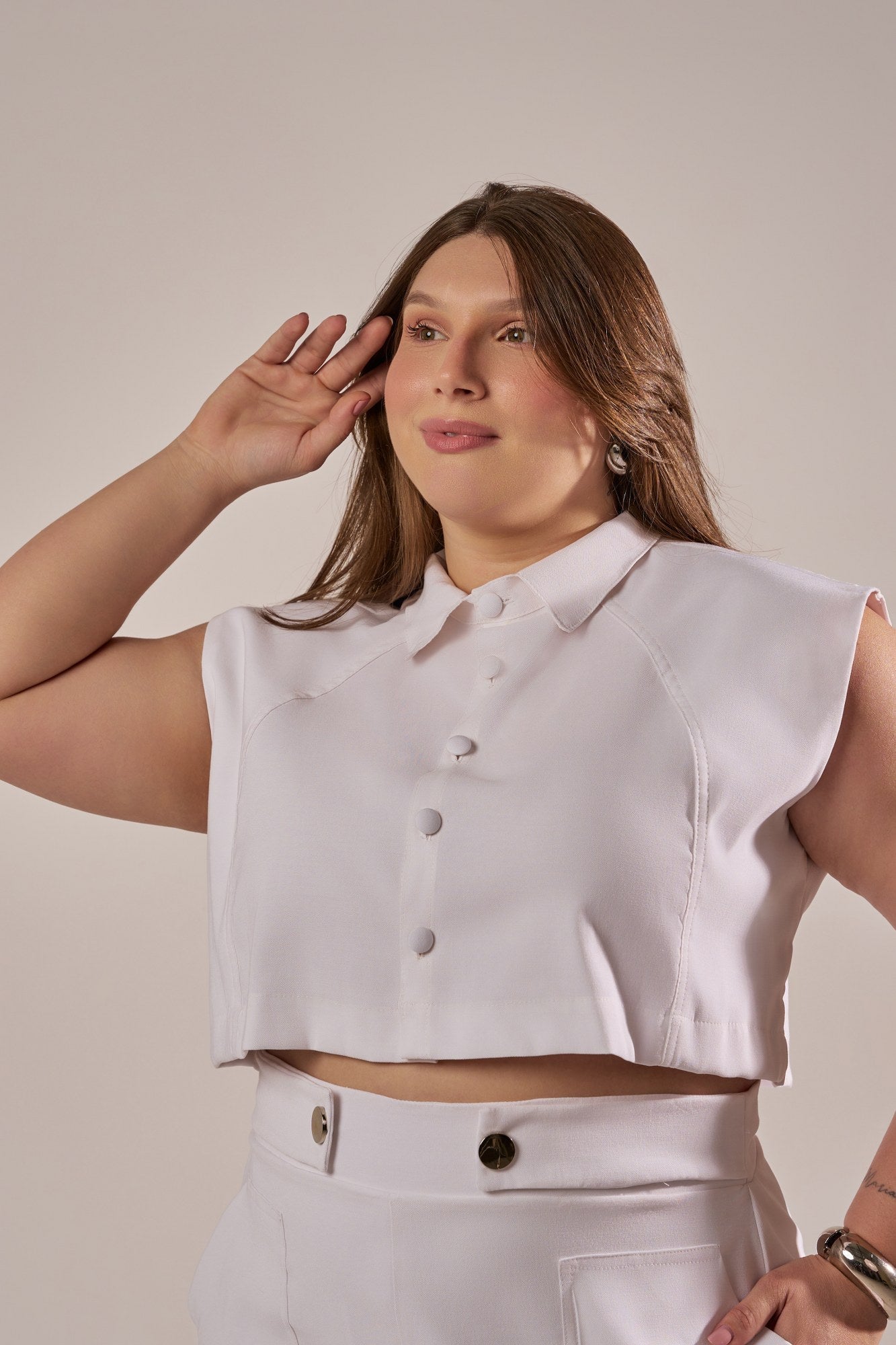 CROPPED CAMISA COM RECORTE