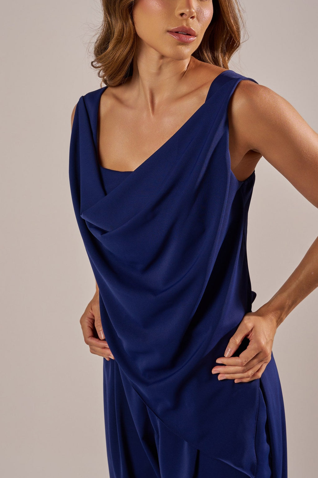 BLUSA ASSIMÉTRICA DEGAGÊ ALFAIATARIA LEVE