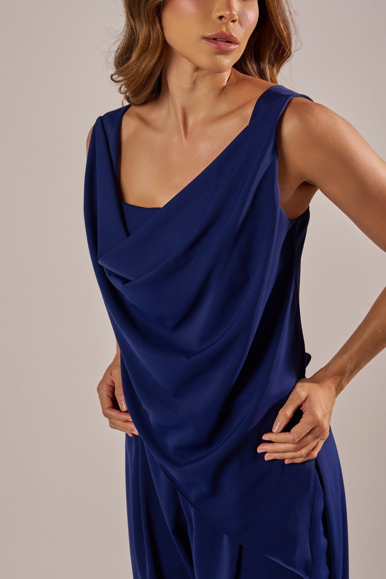 BLUSA ASSIMÉTRICA DEGAGÊ ALFAIATARIA LEVE