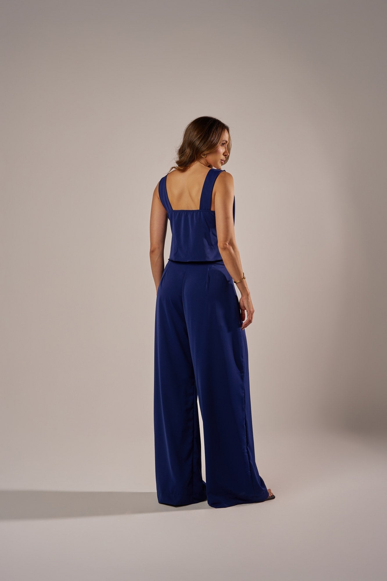 BLUSA ASSIMÉTRICA DEGAGÊ ALFAIATARIA LEVE