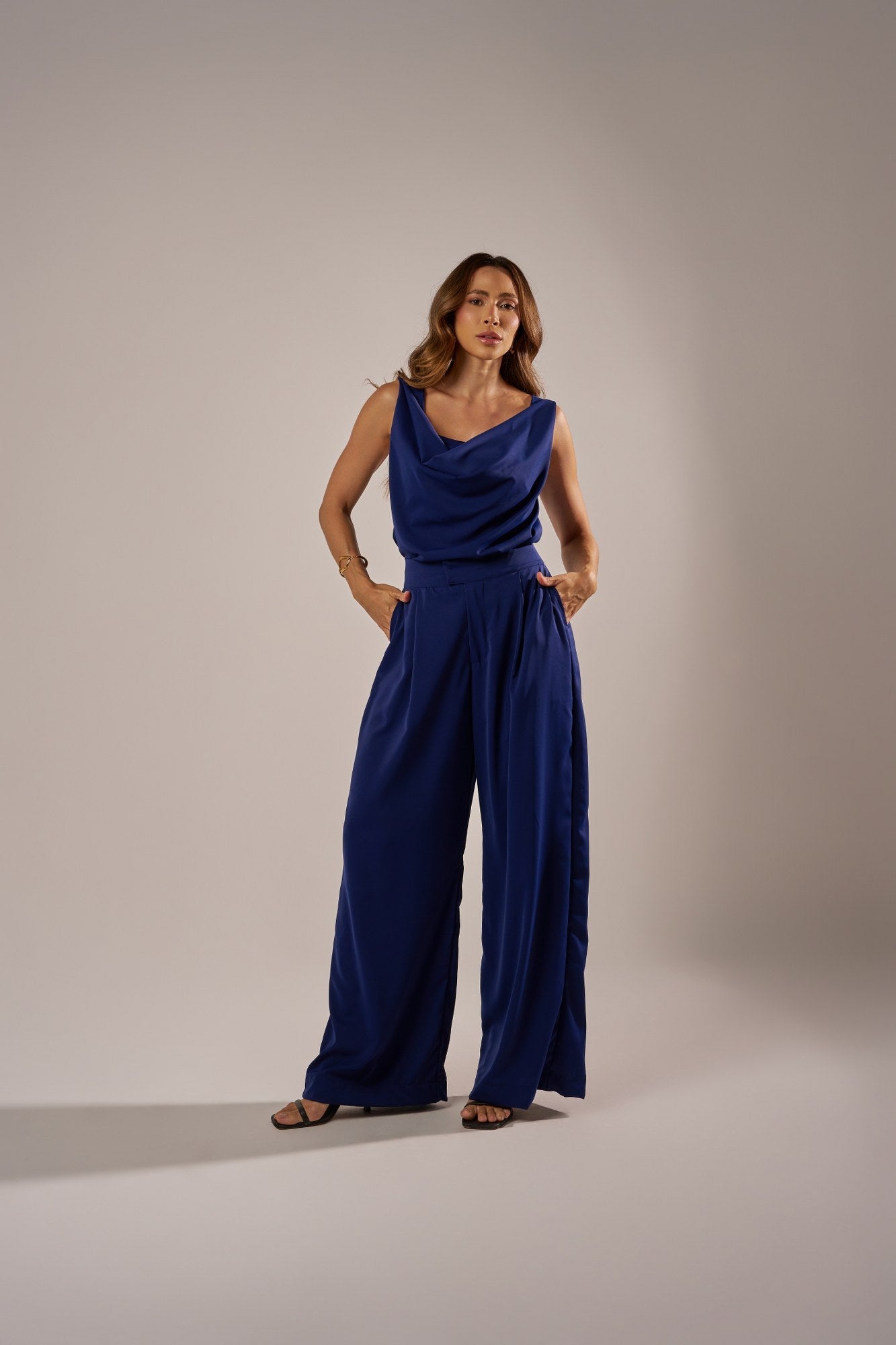 BLUSA ASSIMÉTRICA DEGAGÊ ALFAIATARIA LEVE