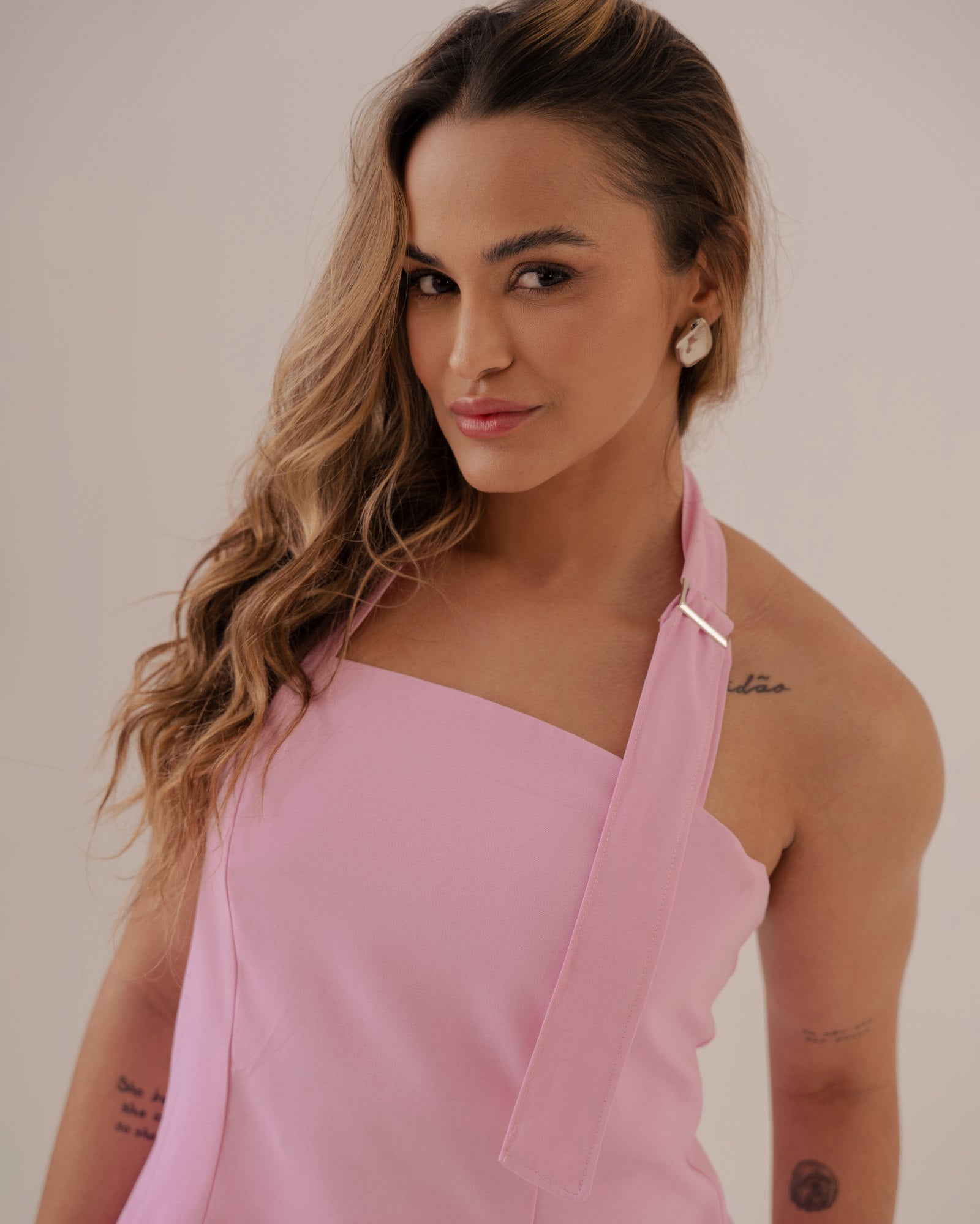 BLUSA ALONGADA FRENTE ÚNICA