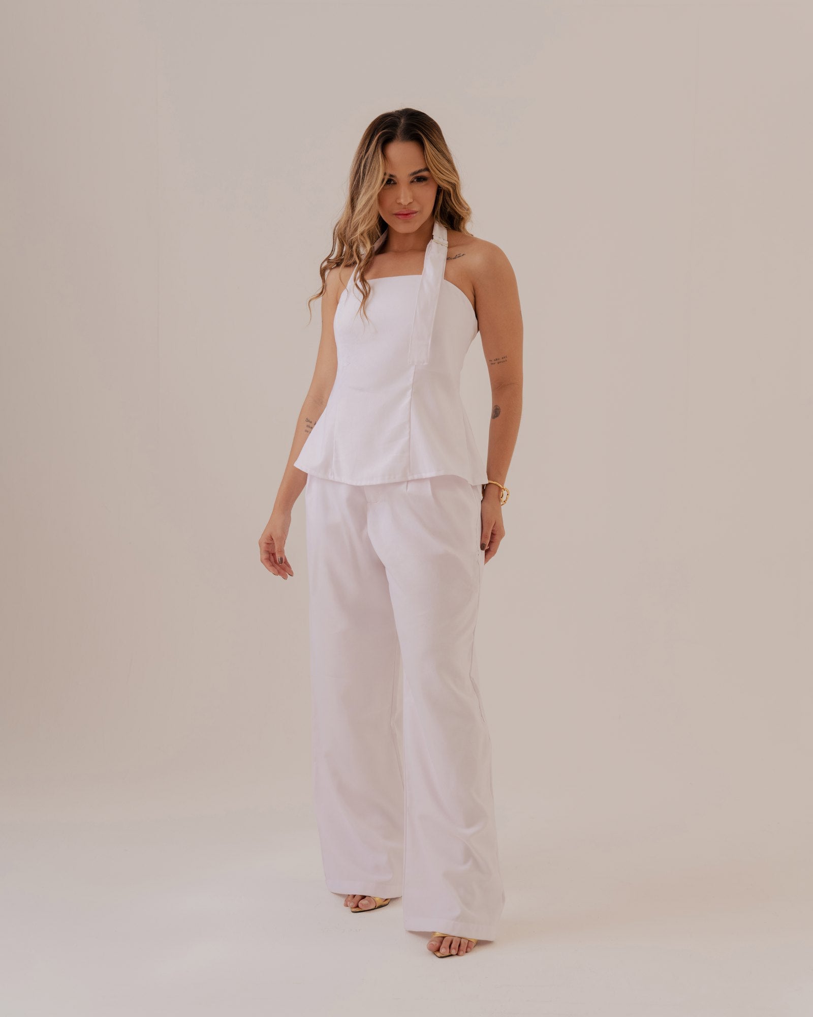 BLUSA ALONGADA FRENTE ÚNICA