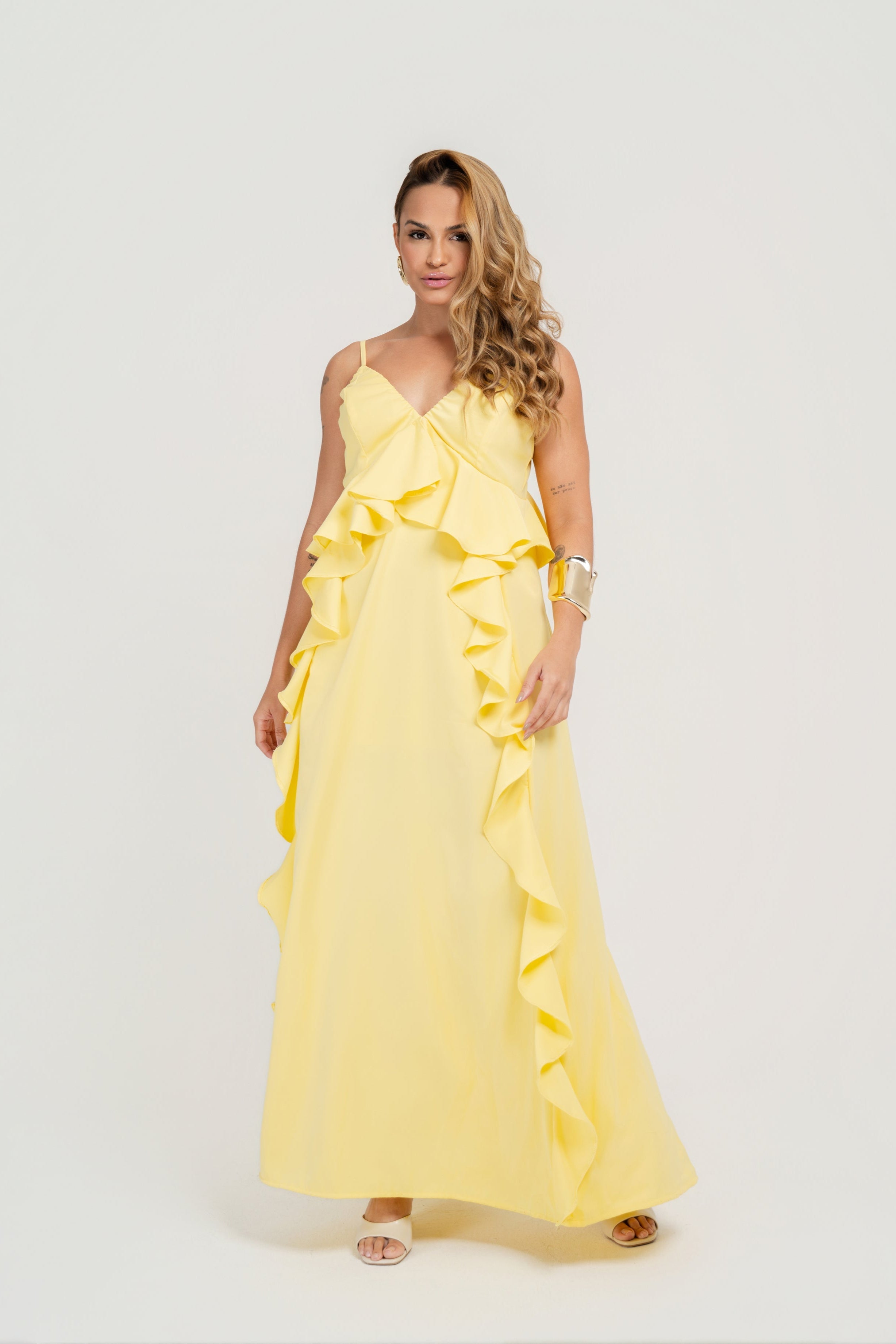 VESTIDO LONGO COM BABADOS