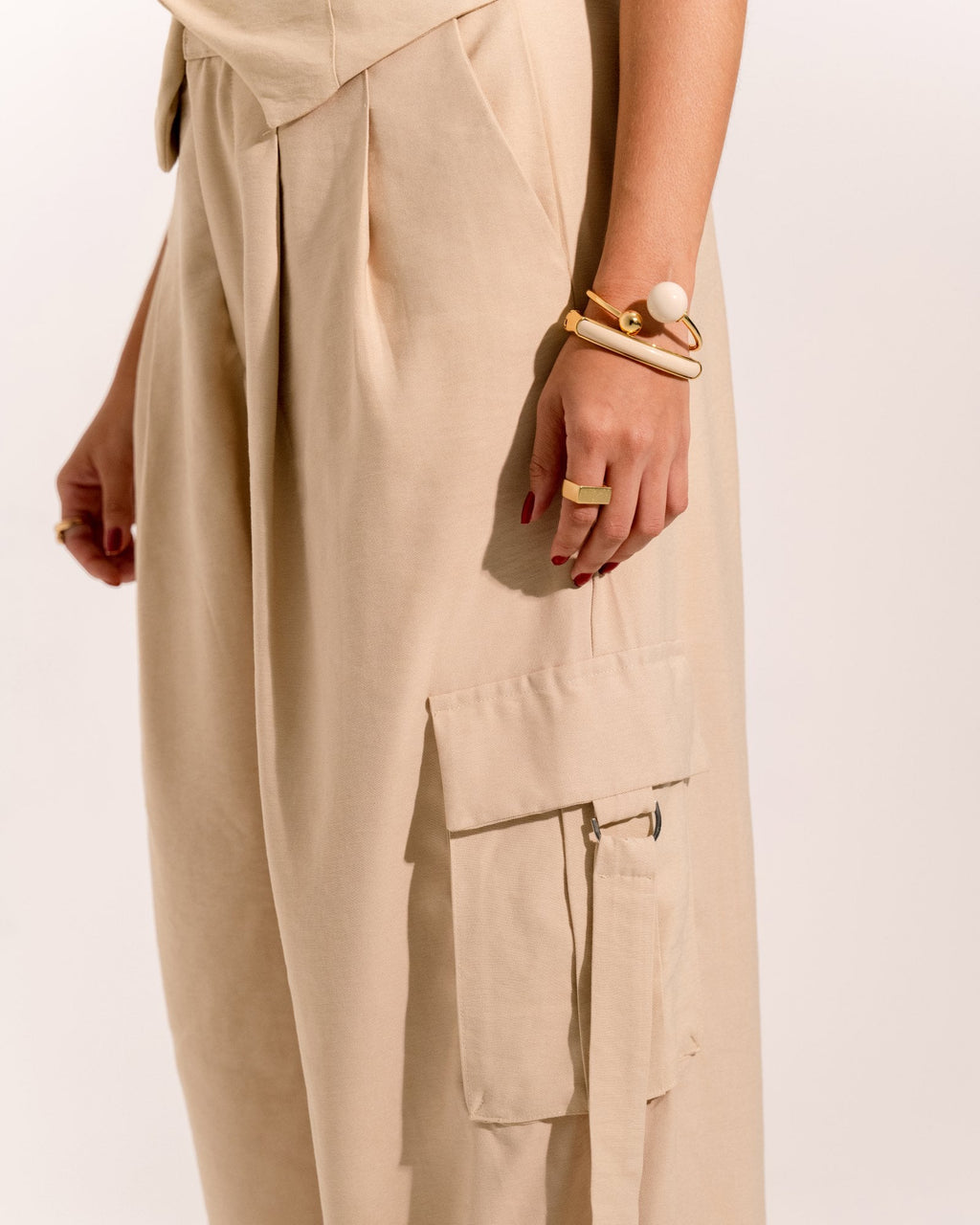 CALÇA ALFAIATARIA RETA BOLSOS CARGO
