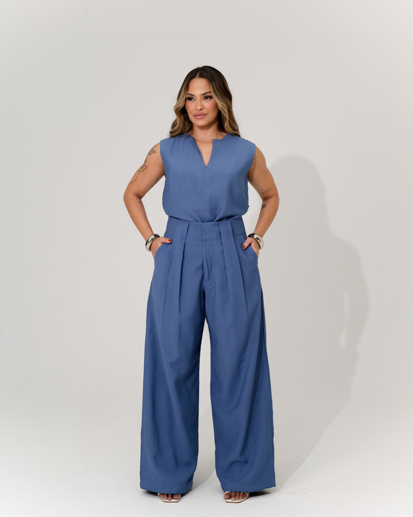 BLUSA ALFAIATARIA DECOTE V