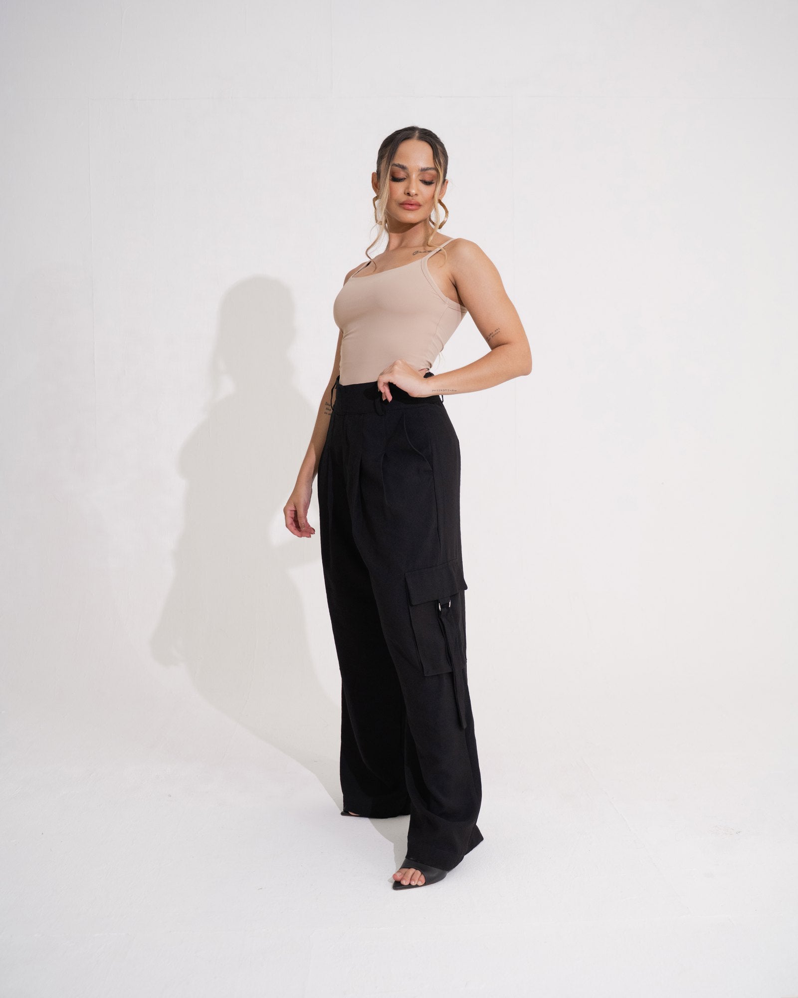 CALÇA ALFAIATARIA RETA BOLSOS CARGO