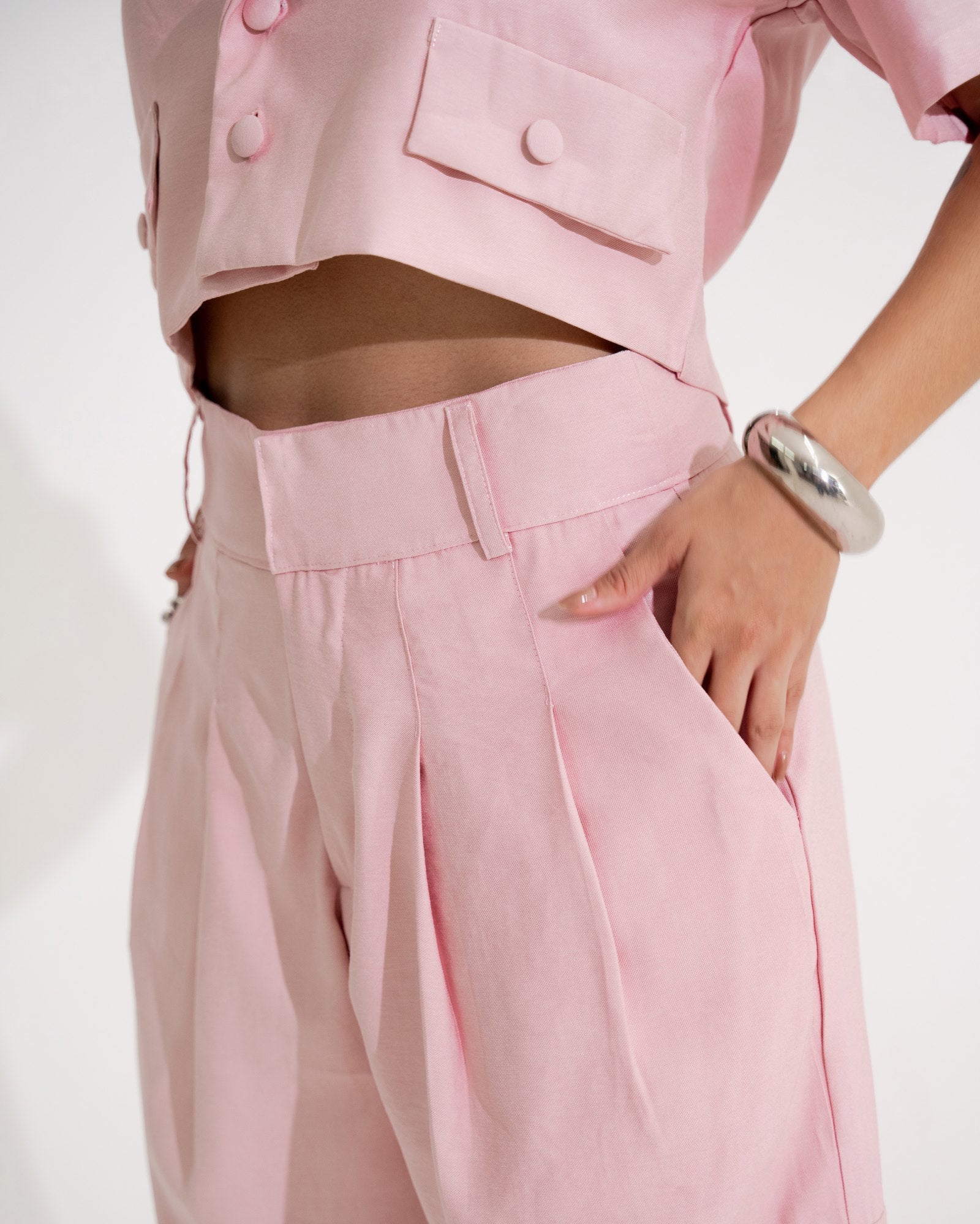 CALÇA ALFAIATARIA RETA BOLSOS CARGO