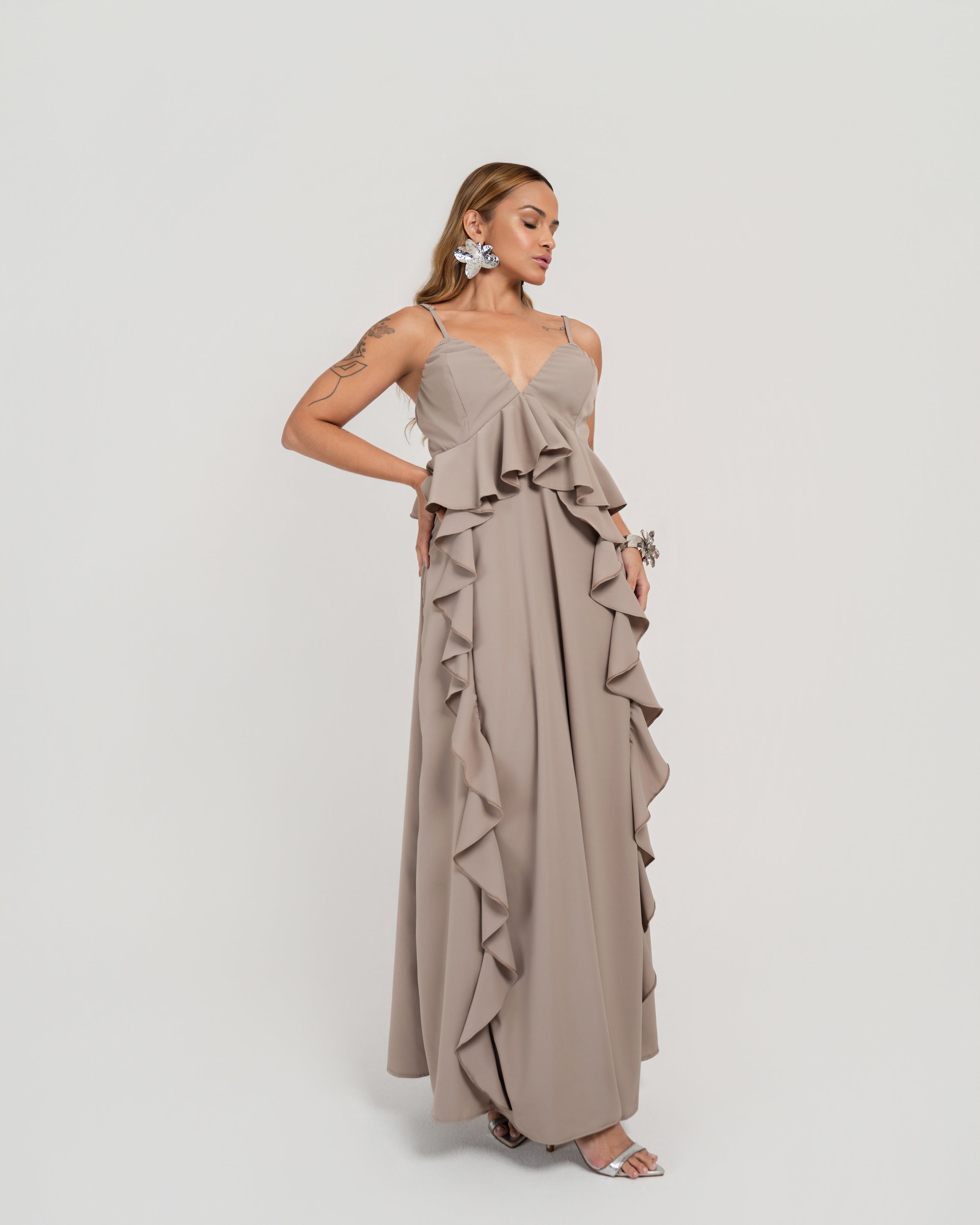 VESTIDO LONGO COM BABADOS