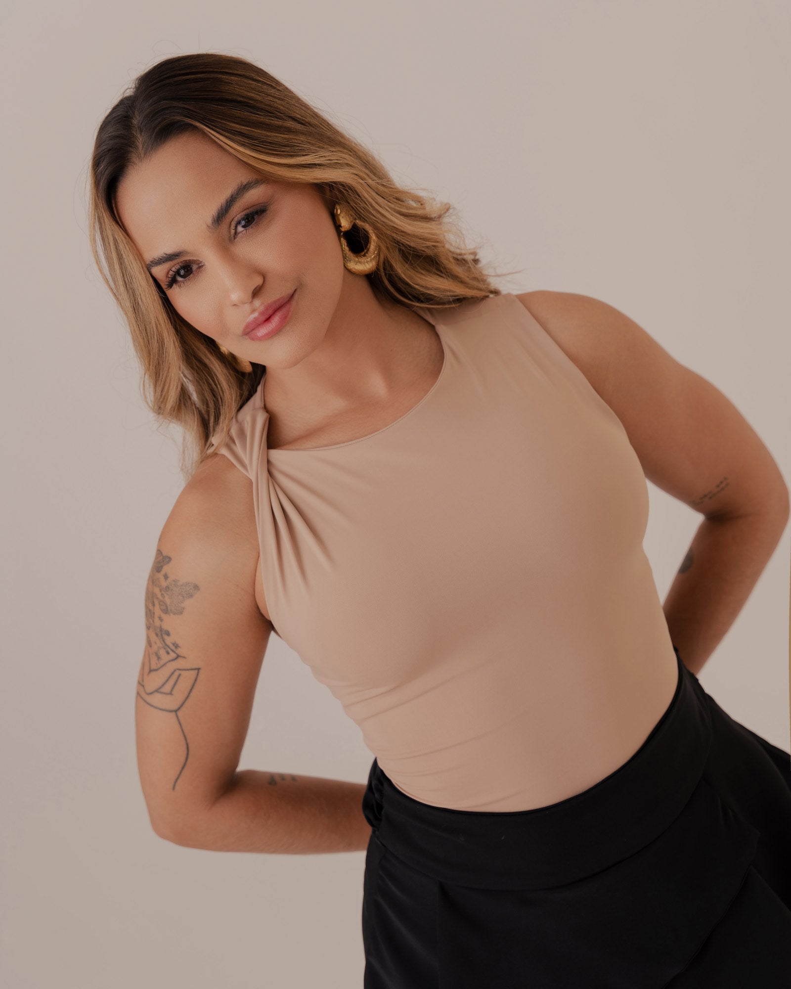 BLUSA BASIC ALÇA TORÇÃO