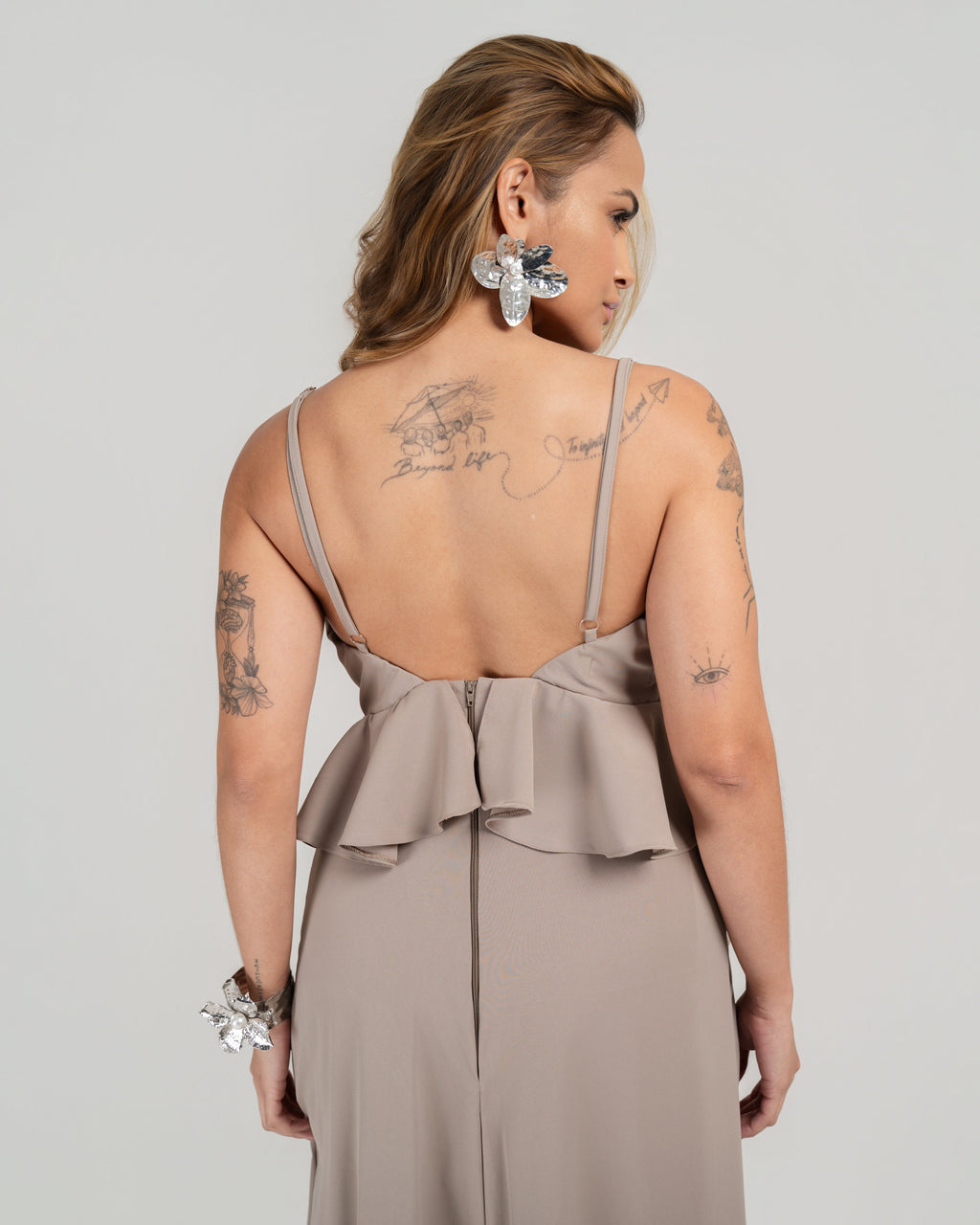 VESTIDO LONGO COM BABADOS