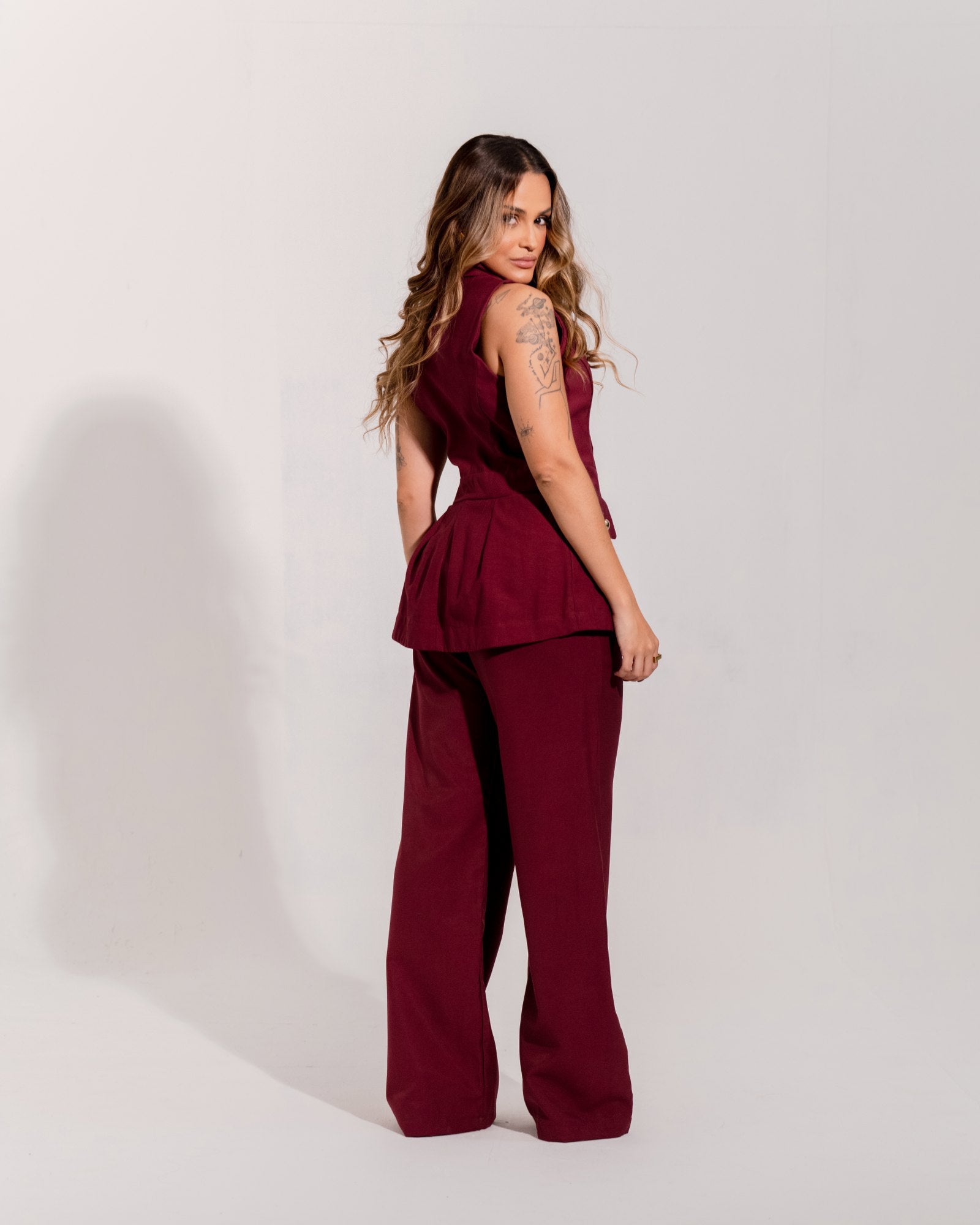 BLUSA ALFAIATARIA PEPLUM BOLSOS CARGO