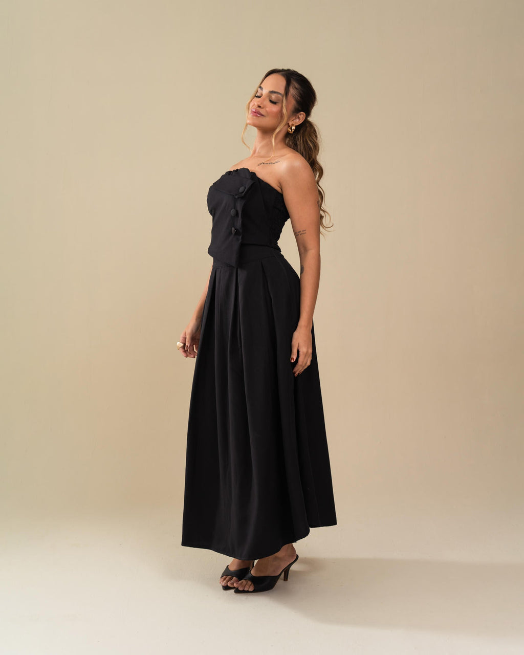 SAIA MIDI ALFAIATARIA COM PREGAS