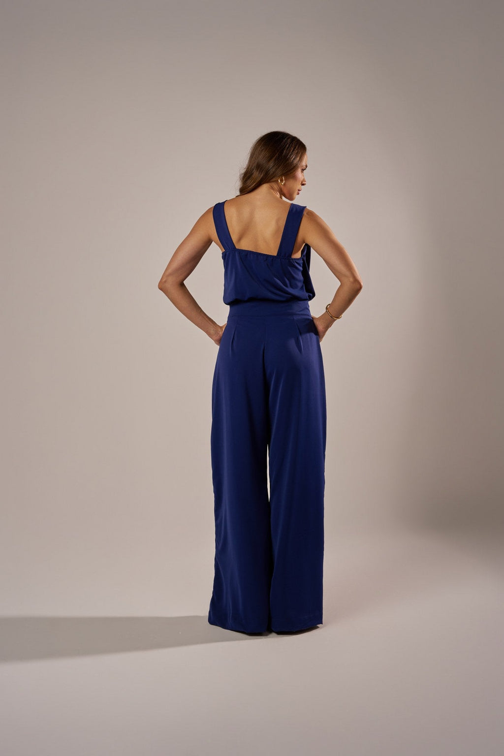 CALÇA PANTALONA ALFAIATARIA LEVE COM PREGAS