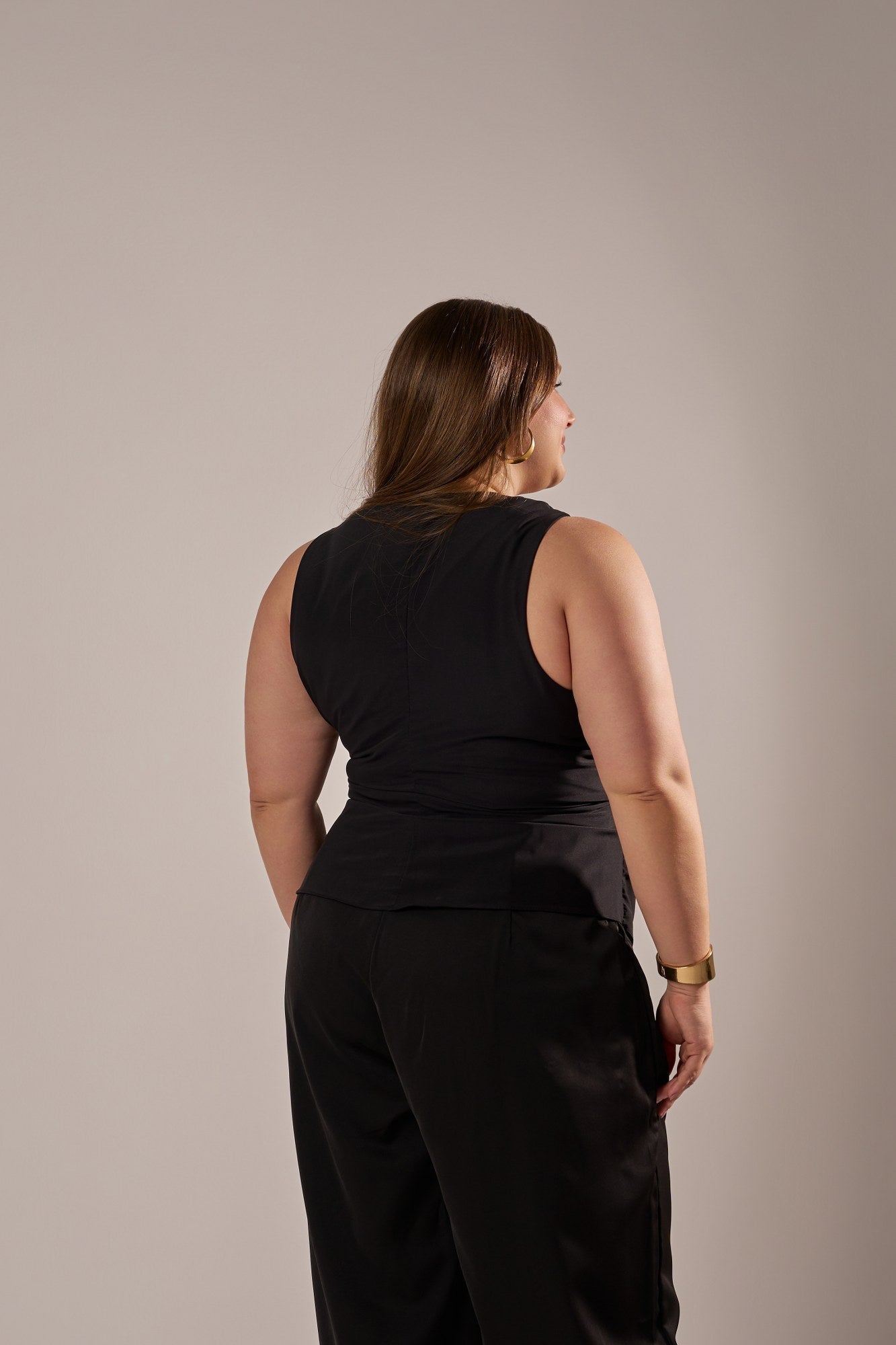 CALÇA PANTALONA ALFAIATARIA LEVE COM PREGAS