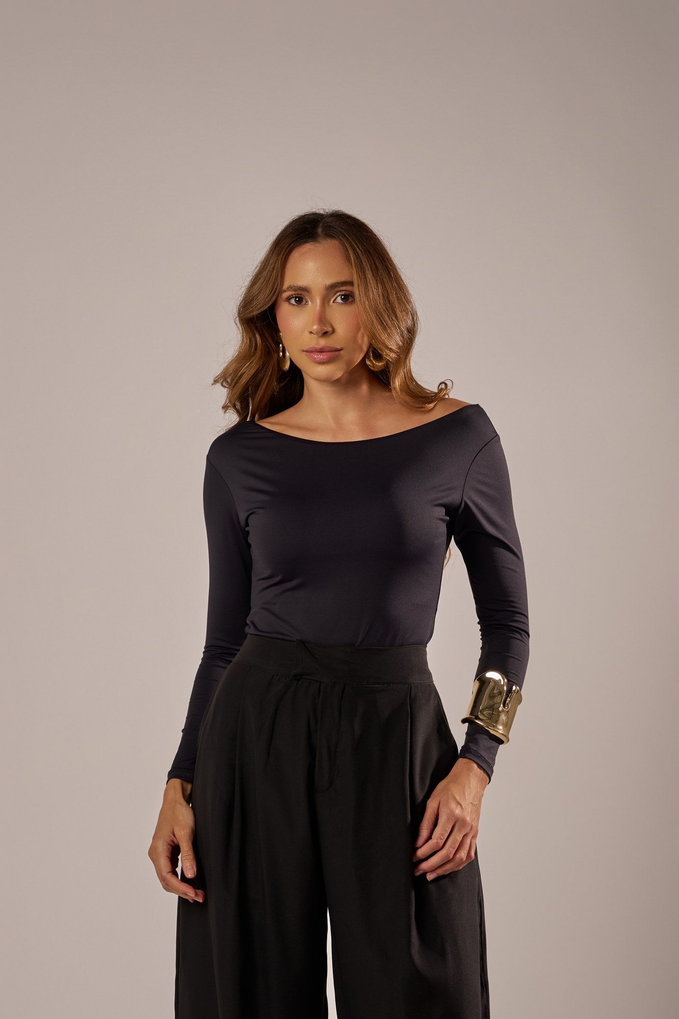 CALÇA PANTALONA ALFAIATARIA LEVE COM PREGAS