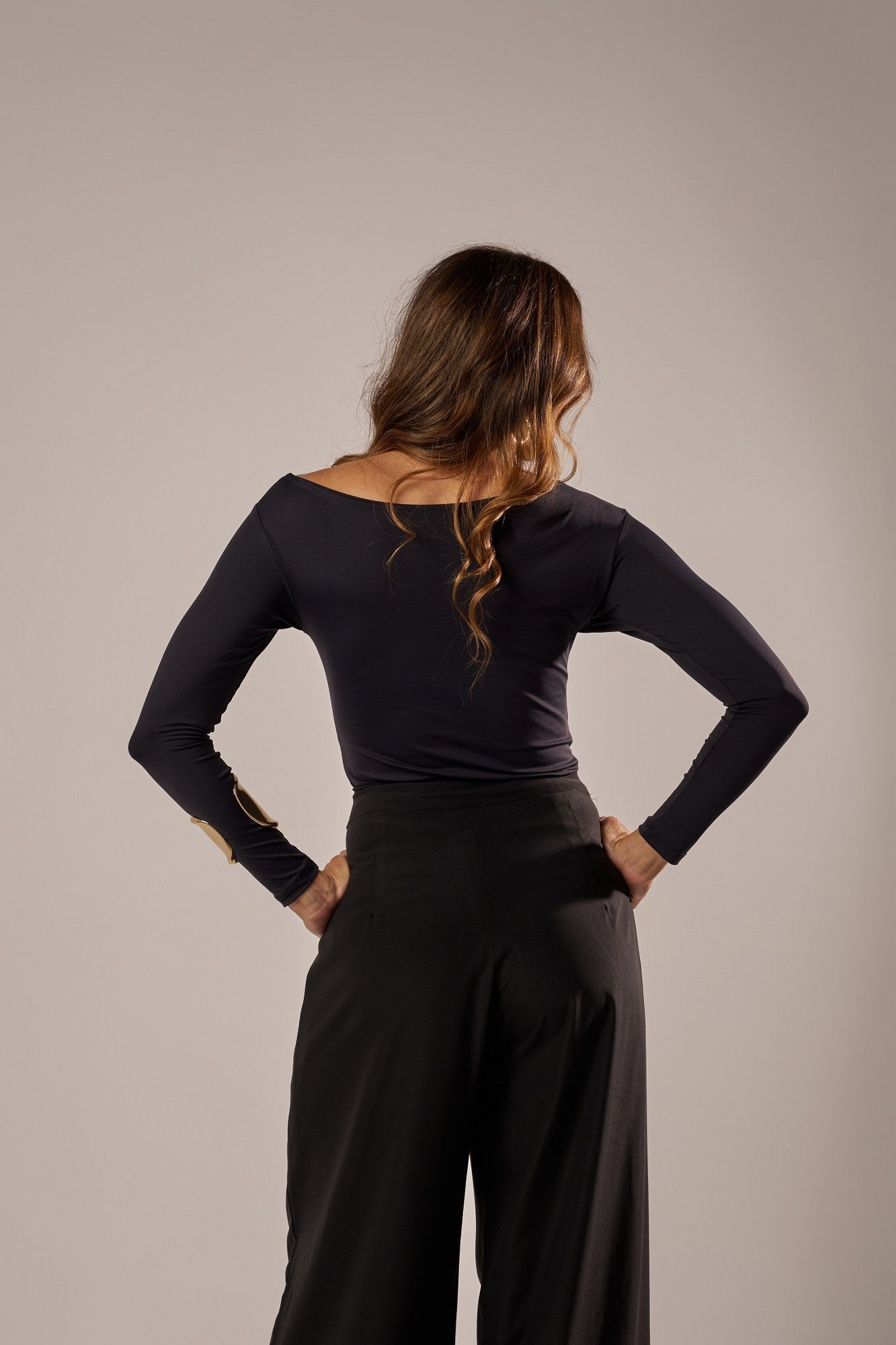 CALÇA PANTALONA ALFAIATARIA LEVE COM PREGAS