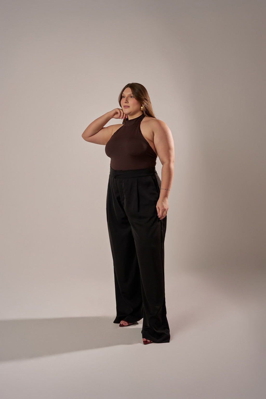 CALÇA PANTALONA ALFAIATARIA LEVE COM PREGAS