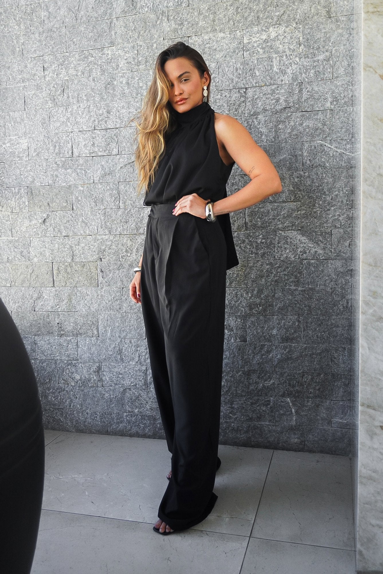 CALÇA PANTALONA ALFAIATARIA LEVE COM PREGAS