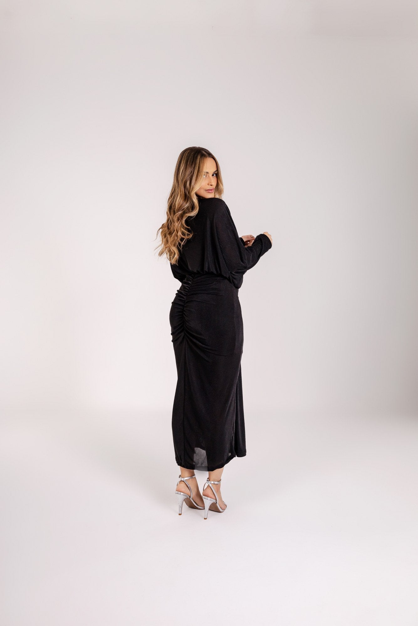 VESTIDO MIDI MANGA LONGA